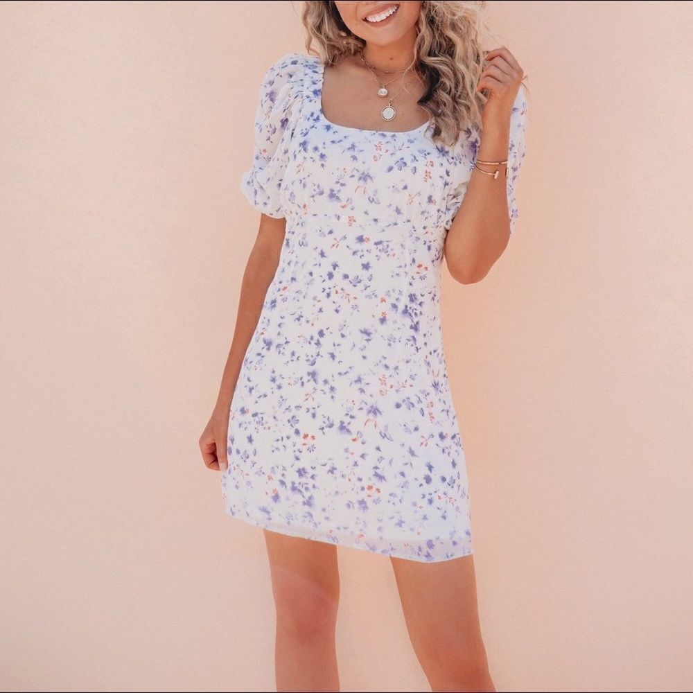 ✨ Elsie Floral Print Ruched Dress✨ - Picture 4 of 13